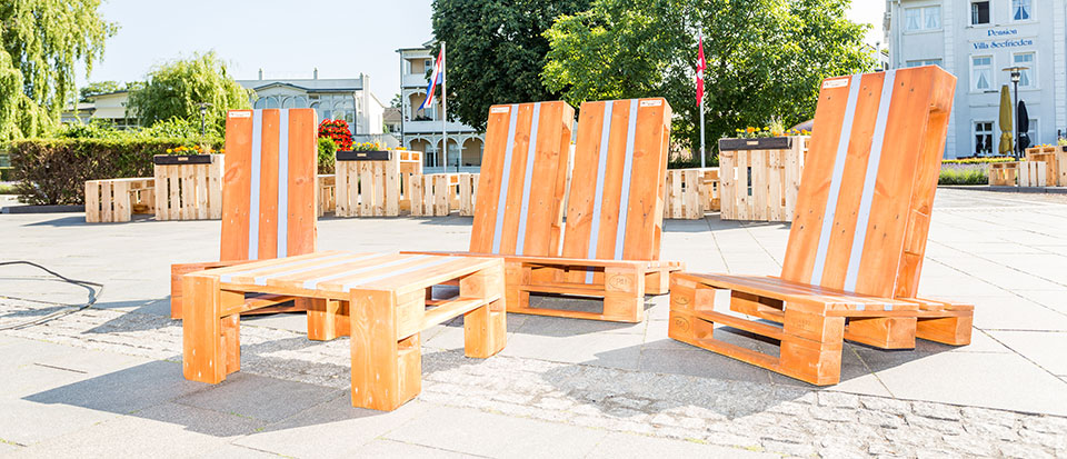 Sitzmomente aus Paletten EventAttraktion.de
